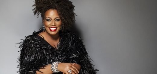 Feinsten Jazz kann man beim Konzert von Dianne Reeves erleben. Sie wird von Romero Lubambo an der Gitarre begleitet. Foto: Deidra Lavasseur